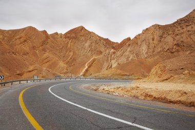 Amerikan yol keskin bir dönüş yapar