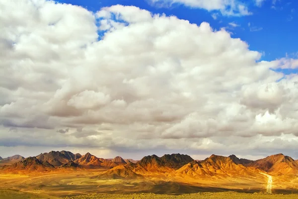 Дорога через пустелю Синай взимку — стокове фото