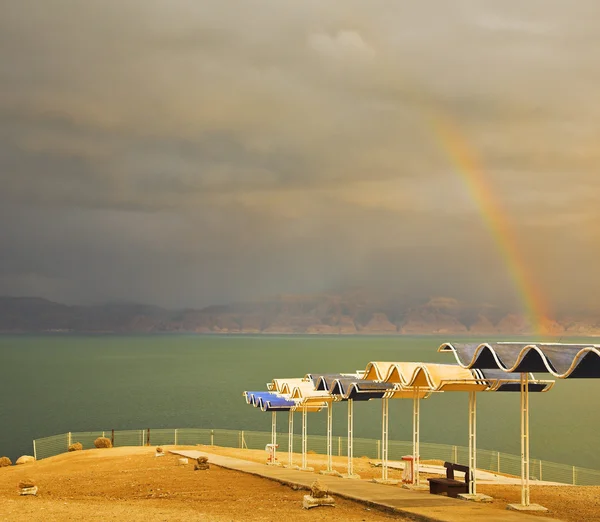 Wspaniały tęcza nad Morzem Martwym — Zdjęcie stockowe