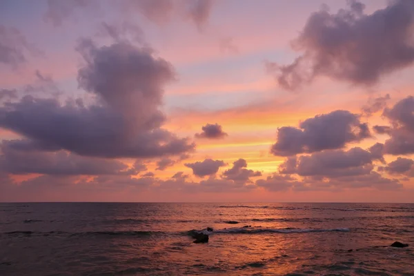 Чудовий захід сонця на морі . — стокове фото
