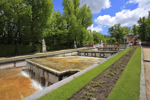 L'ancien parc de la ville espagnole de Ségovie — Photo
