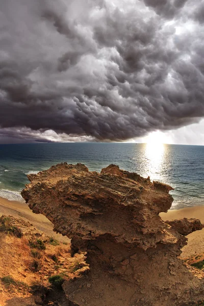 Una nube di tuono sopra il Mar Mediterraneo — Foto Stock