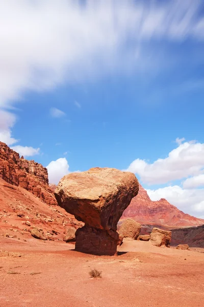 Gigantisk sten "svamp" — Stockfoto