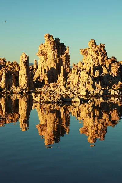 El hermoso lago Mono — Foto de Stock