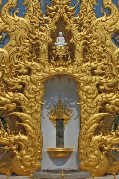 Kapellet i ny thailändsk arkitektur — Stockfoto