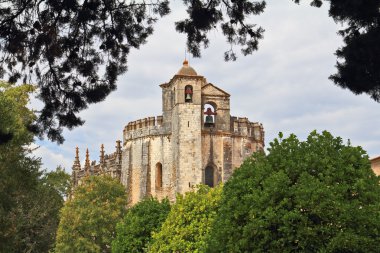 Manastır ana portal templar