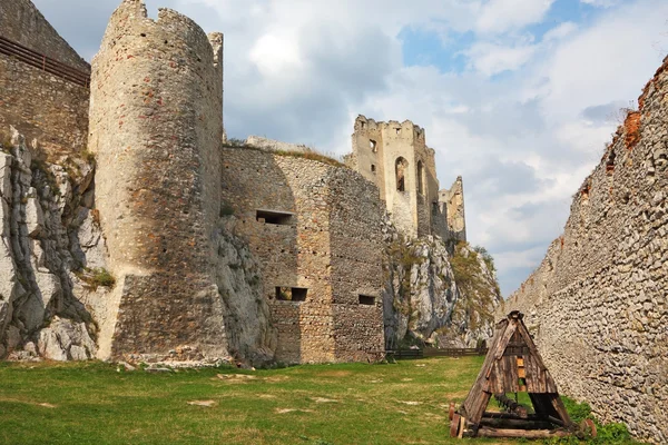 Mishandeling-ram in een middeleeuwse citadel — Stockfoto