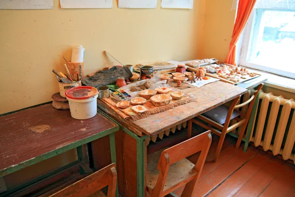 Künstler-Atelier in der Nähe von Lichtfenster — Stockfoto