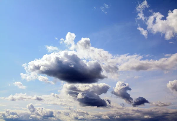 Облако в небе — стоковое фото
