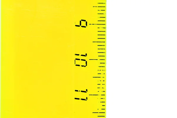 Envejecimiento amarillo Straightedge sobre fondo blanco —  Fotos de Stock