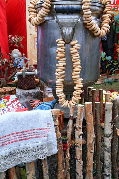 Old samovar on rural market — Stock Photo, Image