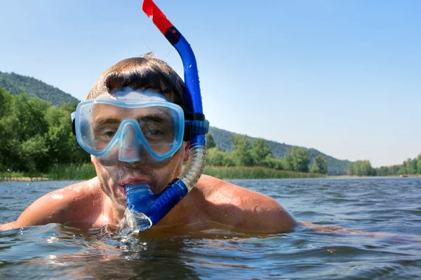 Плавание с аквалангом — стоковое фото