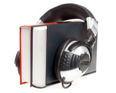 Sesli kitap kavramı (kulaklık ve kitaplar)