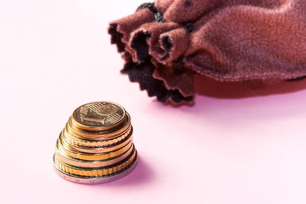 Högen av mynt på nära håll — Stockfoto