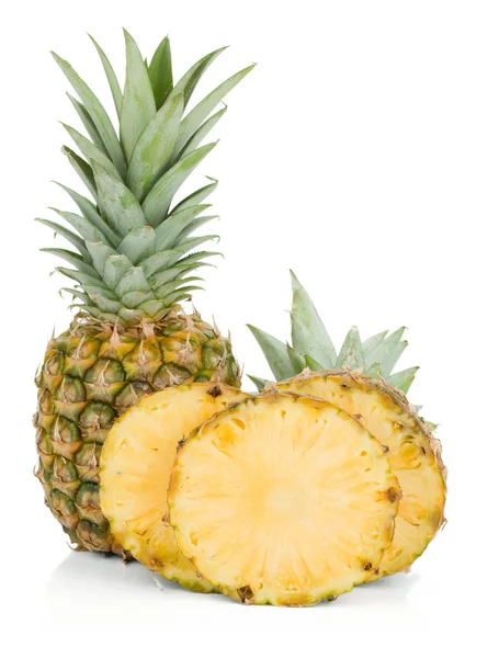 Viipaloitu ananas — kuvapankkivalokuva