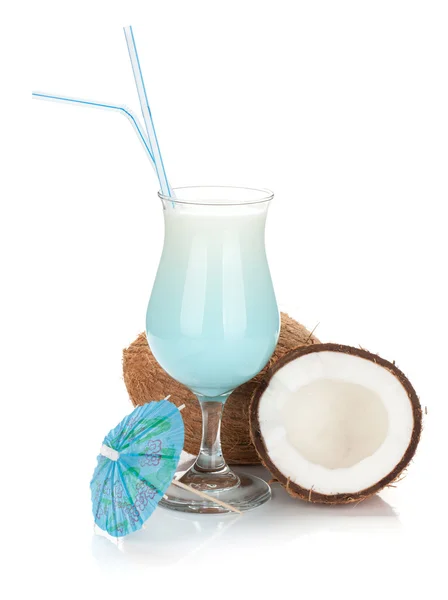 Blue hawaii koktejl a kokosové ořechy — Stock fotografie