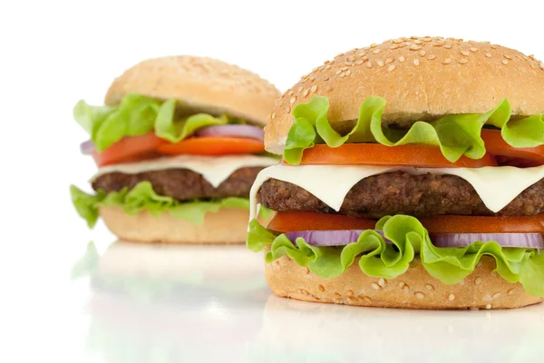 Twee verse hamburgers — Stockfoto