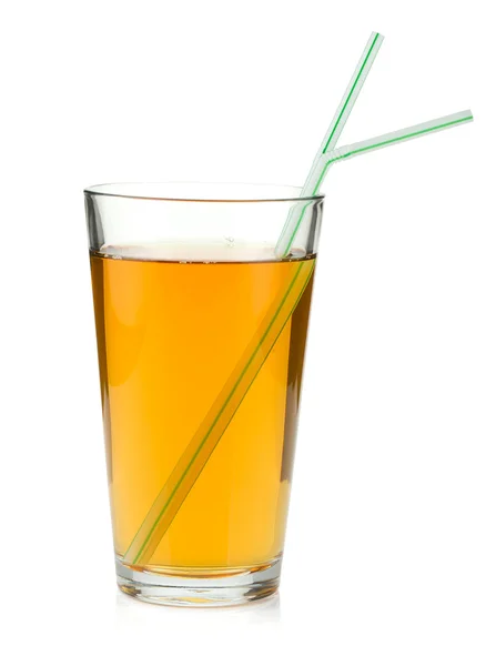 Яблучний сік у склянці з питною соломинкою — стокове фото