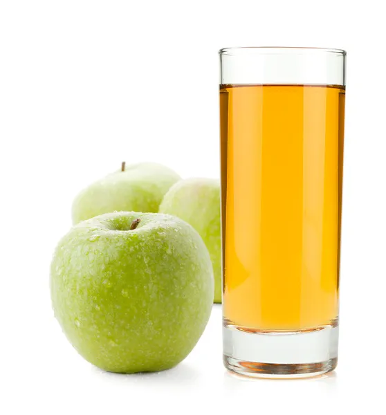 Succo di mela in vetro e mele verdi — Foto Stock