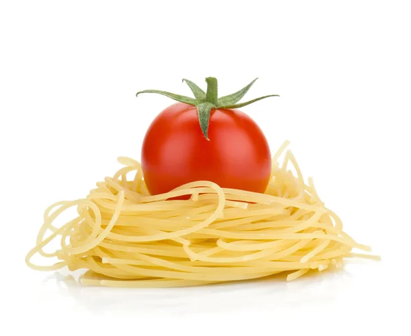 Итальянская паста и помидор черри — стоковое фото