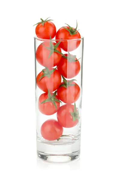 Tomates cereja em vidro — Fotografia de Stock