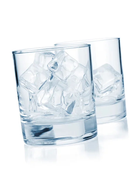 Bicchieri con cubetti di ghiaccio — Foto Stock
