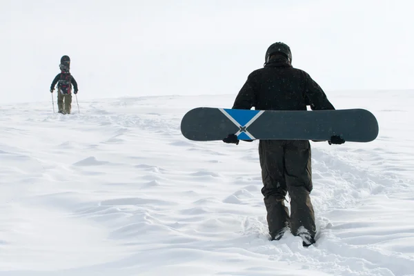 Freeride op snowboard in winter mountain — Stockfoto