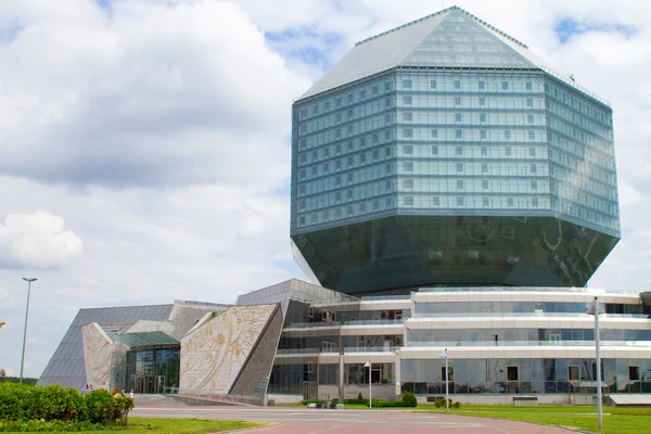 Gebäude der Nationalbibliothek in Minsk, Weißrussland — Stockfoto