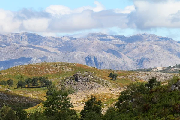 Όμορφο ορεινό τοπίο στην η βόρεια Πορτογαλία — Φωτογραφία Αρχείου