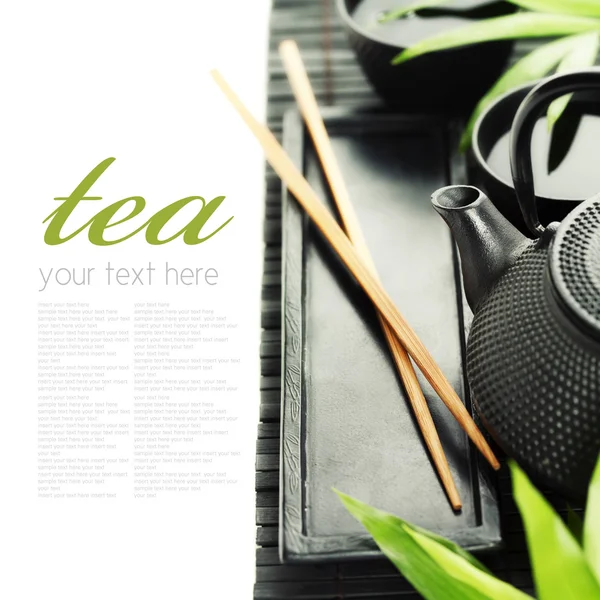 Yeşil çay ve yemek çubukları — Stok fotoğraf