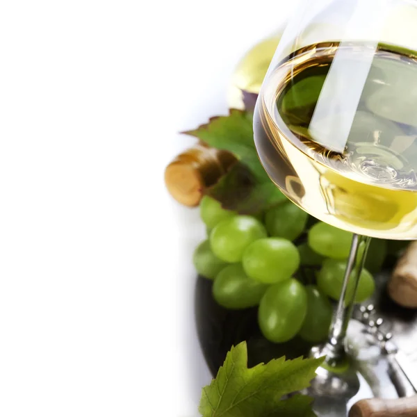 Egy pohár bor és szőlő — Stock Fotó