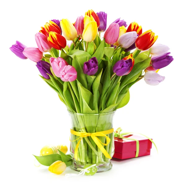 Spring tulipswith paaseieren — Stockfoto