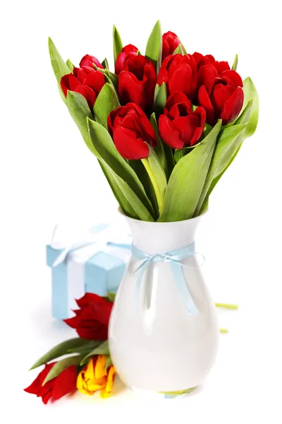 Geschenkdoos met bloemen — Stockfoto