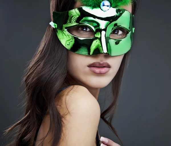 Gros plan portrait de femme sexy en masque de fête . — Photo