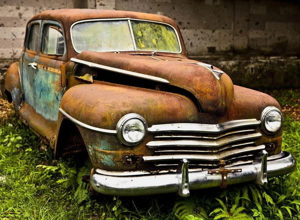 Grunge y altos elementos oxidados del viejo coche de lujo . — Foto de Stock