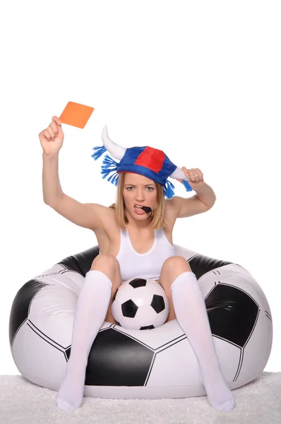 Partidario de fútbol y fútbol mostrando tarjeta roja — Foto de Stock