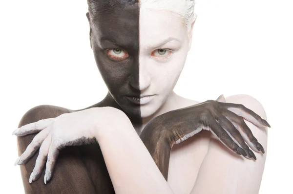 Retrato de mujer en maquillaje blanco y negro — Foto de Stock