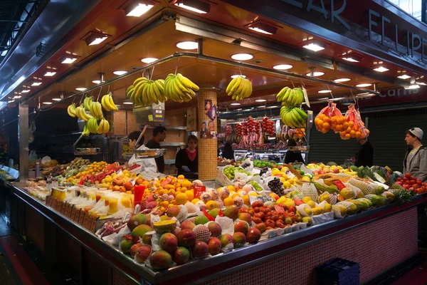 Mercado de La Boquería en Barcelona - España —  Fotos de Stock