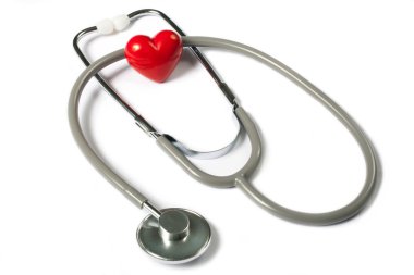 Stetoskop ve kırmızı kalp