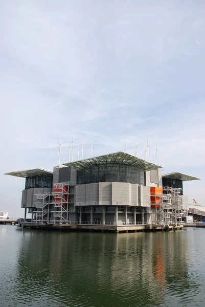 Moderne oceanarium gebouw in Lissabon, portugal — Stockfoto