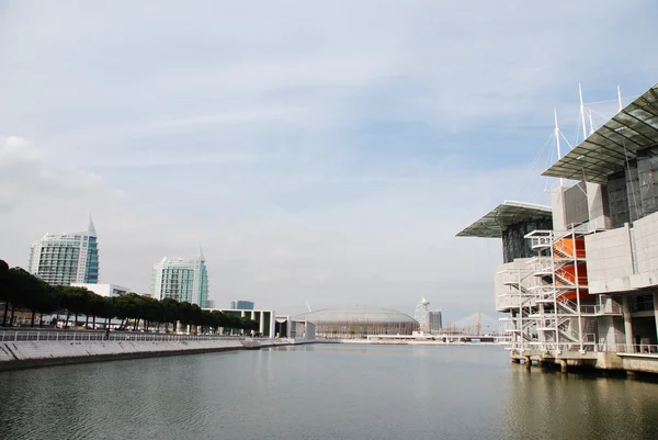 Edificio moderno Oceanarium en Lisboa, Portugal — Foto de Stock