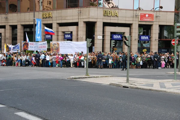 Crowd waiting for Pope Benedict XVI — Stock Photo, Image
