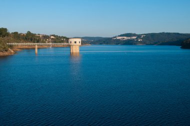 Castelo de Barajı iyiye işaret.