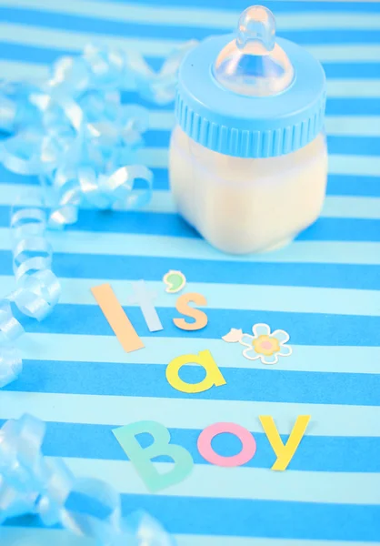 É uma garrafa de leite de rapaz. — Fotografia de Stock