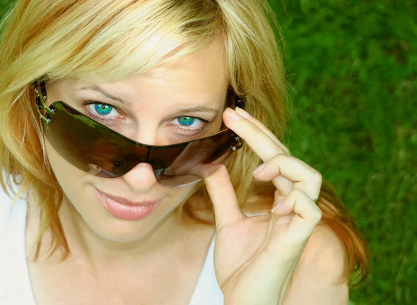 Mujer gafas de sol — Foto de Stock
