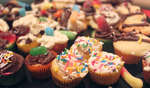 Piccoli cupcake decorati — Foto Stock