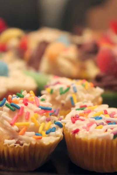 Kleine ingerichte cupcakes — Stockfoto
