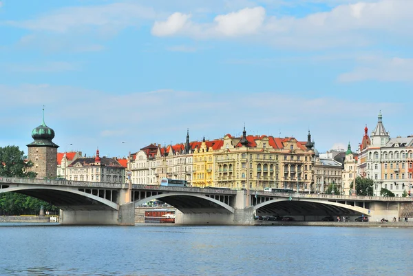 Красивая набережная в Праге — стоковое фото