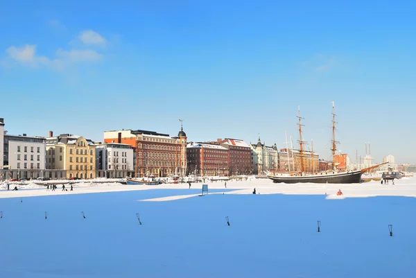 Helsingfors norra hamnen på vintern — Stockfoto