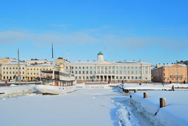 Slunný zimní den v Helsinkách — Stock fotografie